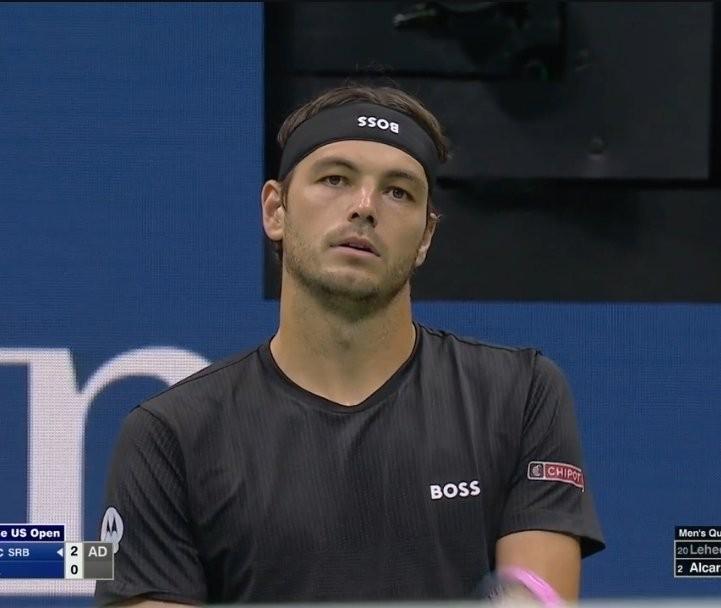 在场上发带戴反，弗里茨：怎么没人提醒我